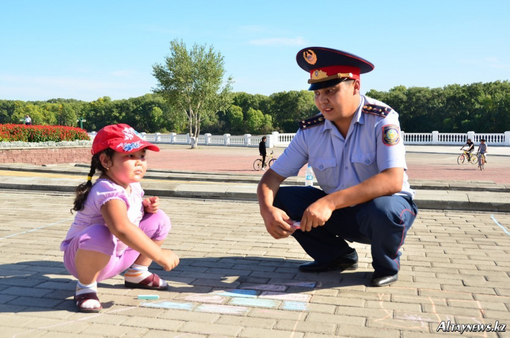 ГУ МВД России по Волгоградской области проводит мероприятия ко Дню правовой помощи детям