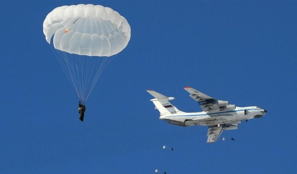 В Камышине командир роты десантников продал своим подчиненным «услугу» по организации прыжков с парашютом