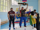 Силач из Камышина покорил турнир