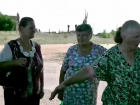 Жители  Камышинского района через суд заставляют главу заделать девять глубоких ям на сельской дороге  