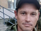 Сегодня от отцовского дома в селе Камышинского района проводят в последний путь бойца СВО Алексея Влазнева