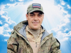 Жители города Петров Вал Камышинского района прощаются с земляком-героем, бойцом СВО Владимиром Куянцевым