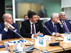 Камышанам показали, как "обживается" в Госдуме их депутат Николай Николаев