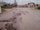 В Камышине водители, измученные "дырявыми" дорогами, призывают демонстративно перекрывать самые опасные участки
