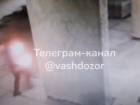 На видео попал поджог здания администрации в Камышине на улице Октябрьской, 60 , - "Блокнот Волгограда"