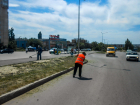 В Камышине "Благоустройство" занялось покосом на разделительных полосах и обочинах