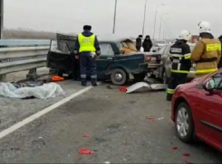 Опубликовано видео с последствиями ДТП на мосту в Волжском, где сегодня утром погибли два человека (ВИДЕО), - «Блокнот Волгограда»