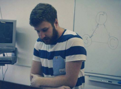 В администрации Камышинского района председателя комитета по образованию Андрея Байрачного в момент заменили на Дмитрия Верголасова