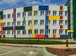 Зарплаты учителей, врачей и воспитателей «подтаяли» в прошлом году в Волгоградской области