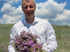 День рождения отмечает депутат камышан в Госдуме Алексей Волоцков