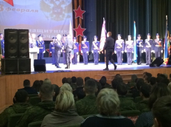 В Камышине четверо десантников награждены медалями «Участнику военной операции в Сирии»