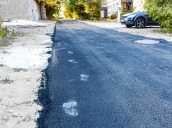 В Камышине на радость жителям улицы Текстильной заасфальтировали дорогу по соседству перед Днем города
