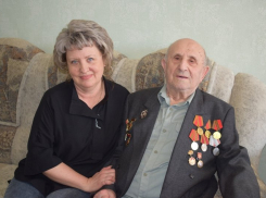 Камышанам-фронтовикам начали вручать юбилейные медали в честь 75-летия Победы в Великой Отечественной войне