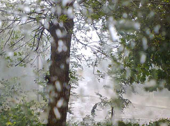 О ливнях с градом в Волгоградской области говорится в сегодняшнем вечернем предупреждении МЧС