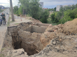 В Камышине развернулось грандиозное «засекреченное» строительство в овраге у дамбы 3-го городка