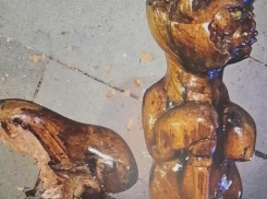 В горпарке Саратова деревянная скульптура убила 2-летнюю девочку