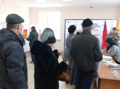 В Камышинском районе с утра на некоторых избирательных участках даже образовались небольшие очереди