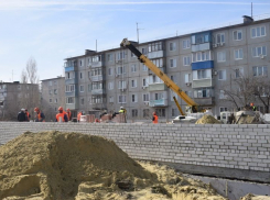 За год спрос на строителей в Волгоградской области увеличился на четверть, самые востребованные – разнорабочие и инженеры