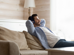 Yota выяснила, как российские стриминги поделили аудиторию Apple Music и Spotify 