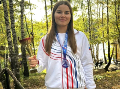 «Бронзовая» регата леди под парусом из Камышина