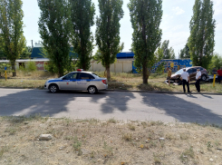 В Камышине полицейские разбираются с 18-летним «гонщиком» без прав (ВИДЕО)