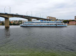 Андрей Бочаров во время деловой поездки в Камышин назвал сроки проектирования причала для судов класса «река-море»