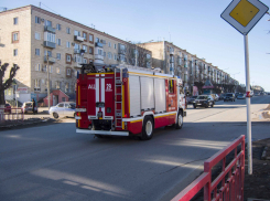 В Камышине минувшей ночью загорелась «Тойота Королла»
