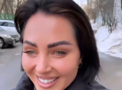 Скандальная волгоградская блогерша осталась в полном восторге от процедуры голосования (ВИДЕО)