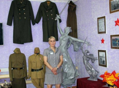 Осужденная создала 3-х метровую бумажную копию скульптуры «Родина-мать зовет!», -"Блокнот Волгограда»