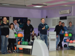 Команда Администрации города Камышина заняла первое место в соревнованиях по боулингу