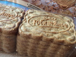 На этой неделе камышинским школьникам, состоящим на бесплатном питании, начнут выдавать сухие пайки