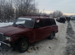 На свободной дороге Камышин - Воднобуерачное не смогли разъехаться автомобили пенсионеров