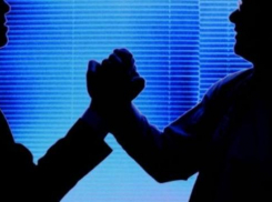 Следственный отдел по Камышину возбудил уголовное дело по факту преступного сговора адвоката и специалиста структуры Росреестра