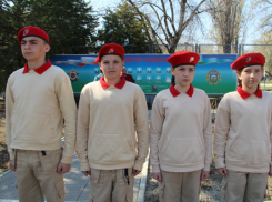 Администрация Камышинского района одела своих юнармейцев в новую форму