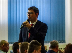 По какому случаю участники отчета Зинченко аплодировали председателю городского комитета ЖКХ Колескину (ВИДЕО)