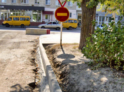 В Камышине постепенно начинает просматриваться новый вид перекрытой улицы Крупской