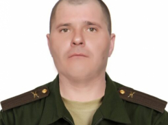Село Верхняя Добринка в Камышинском районе простилось с 39-летним бойцом СВО Николаем Томарёвым