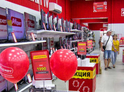 В Камышине в ТЦ «Победа» в эти минуты идет праздничная распродажа по поводу открытия большого магазина бытовой техники и электроники