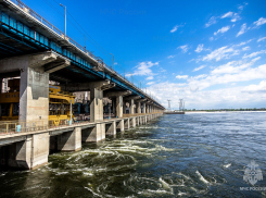 Управление МЧС предупредило о максимальных сбросах воды через волгоградский гидроузел в ближайшие дни