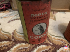 В Камышинском районе селянин «сидел на пороховой бочке», и теперь может сесть на восемь лет 