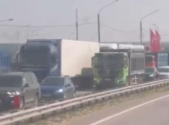 Камышанам, отправляющимся в Волгоград, надо учитывать дорожные проблемы под Ерзовкой