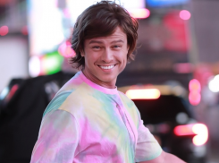 Волгоградский мачо Прохор Шаляпин решил завести детей от трех разных женщин