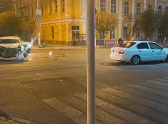 В ДТП, которое камышане активно обсуждали в соцсетях, никто не пострадал, кроме «железок»