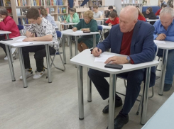 Любители писать диктанты в Камышине уже могут собираться «за парту»