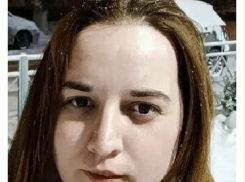 В Камышине бесследно исчезла 26-летняя брюнетка  