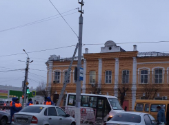 Камышане показали, как на улицах города устанавливают новые камеры видеофиксации