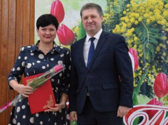 Станислав Зинченко по случаю праздника пожелал камышанкам «объять необъятное» -- добиваться больших  успехов в профессии и быть надежным тылом