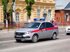 Росгвардейцы задержали в Камышине фигурантку, которая зарезала своего сожителя и «мирно» удалилась