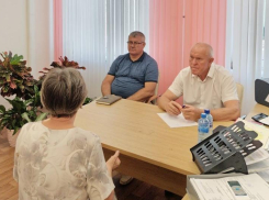 В Камышинской городской думе категорически не желают  информировать камышан, что сделано по запросам избирателей, полученным на личных приемах депутатами?