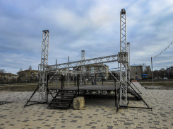 Стало известно, как украсят парк Текстильщиков в Камышине, и почему в нем опустили металлическую конструкцию над сценой